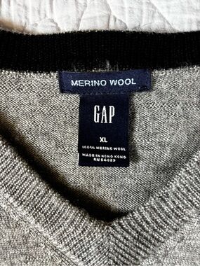 GAP Men’s Gray Merino Wool V-Neck Sweater